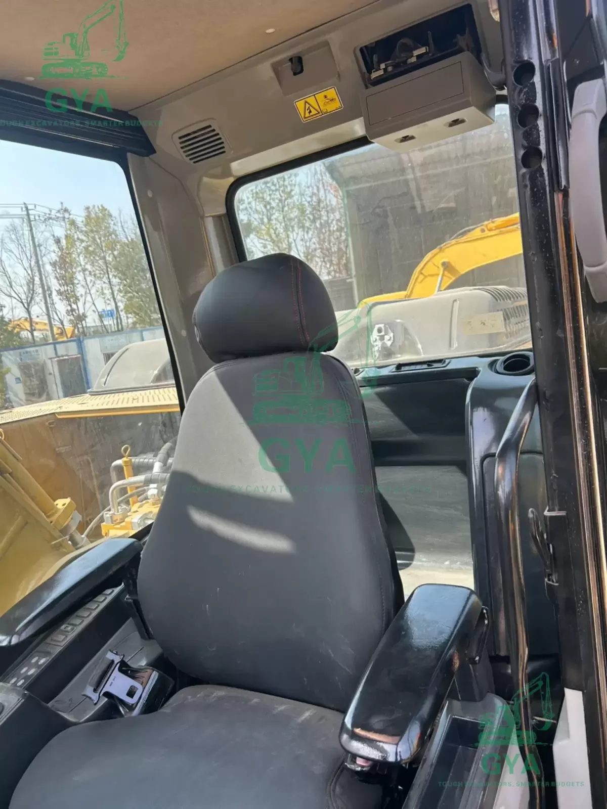 2012 Caterpillar CAT 325D detail photo 8