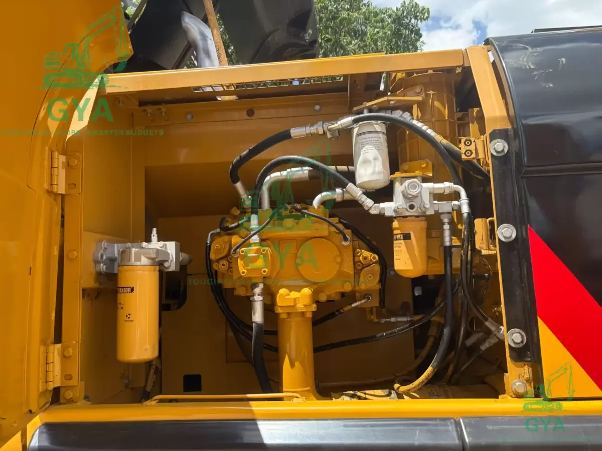 2017 Caterpillar CAT 329D2L detail photo 7