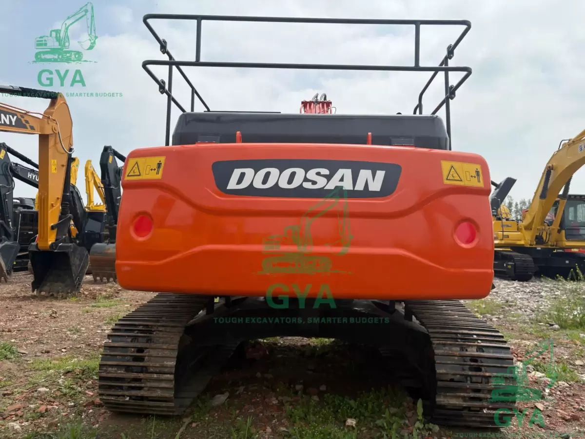 2015 Doosan DX300 detail photo 6