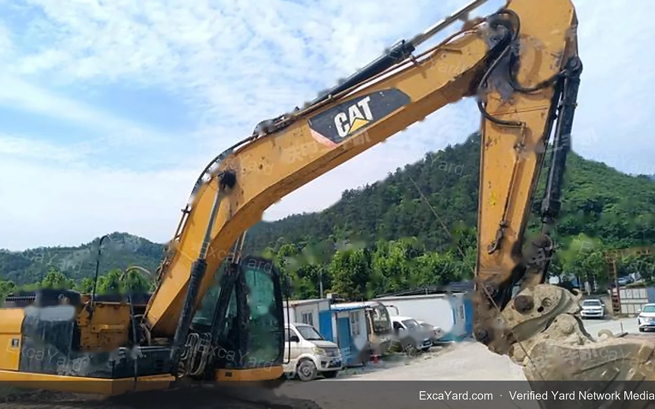 2017 Caterpillar 320D2GC detail photo 3