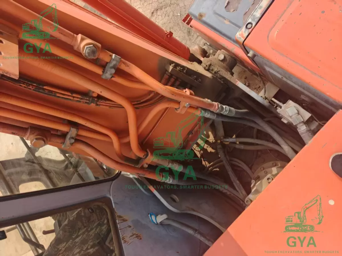 Hitachi EX200-5 detail photo 5