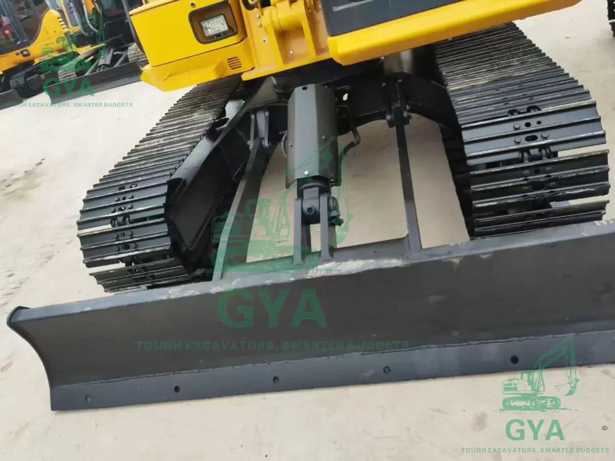 2022 Komatsu PC70-8 detail photo 2