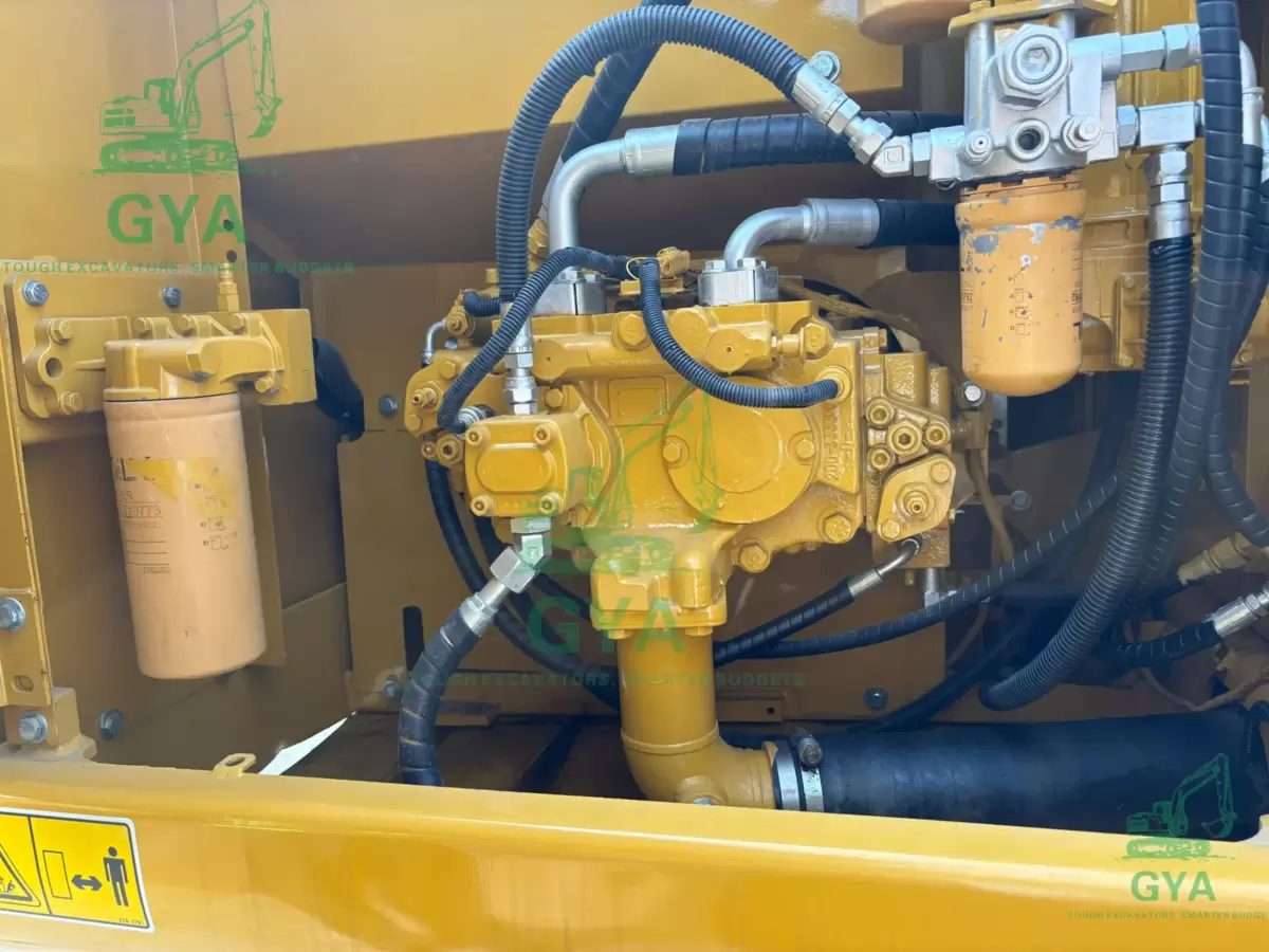 2018 Caterpillar CAT 323D2L detail photo 3