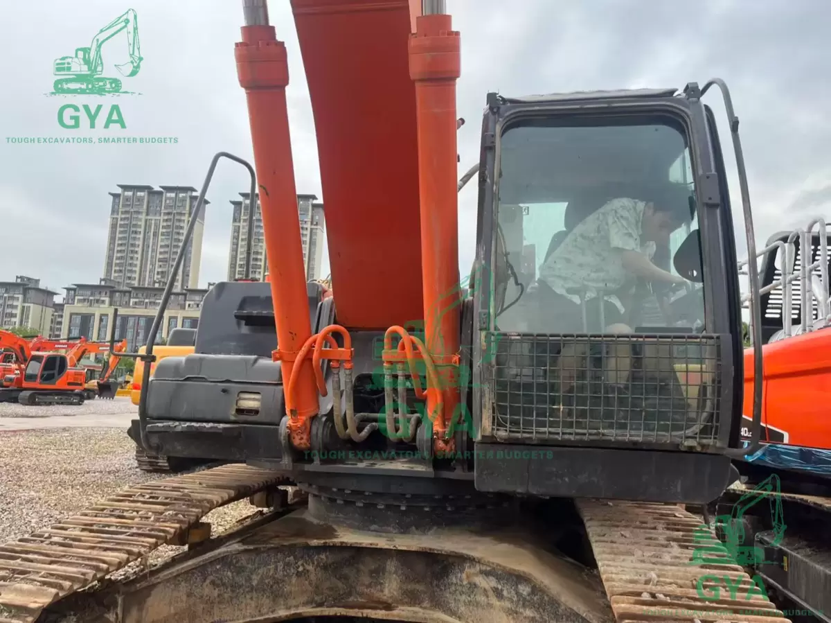 2013 Hitachi ZX350-5G detail photo 4