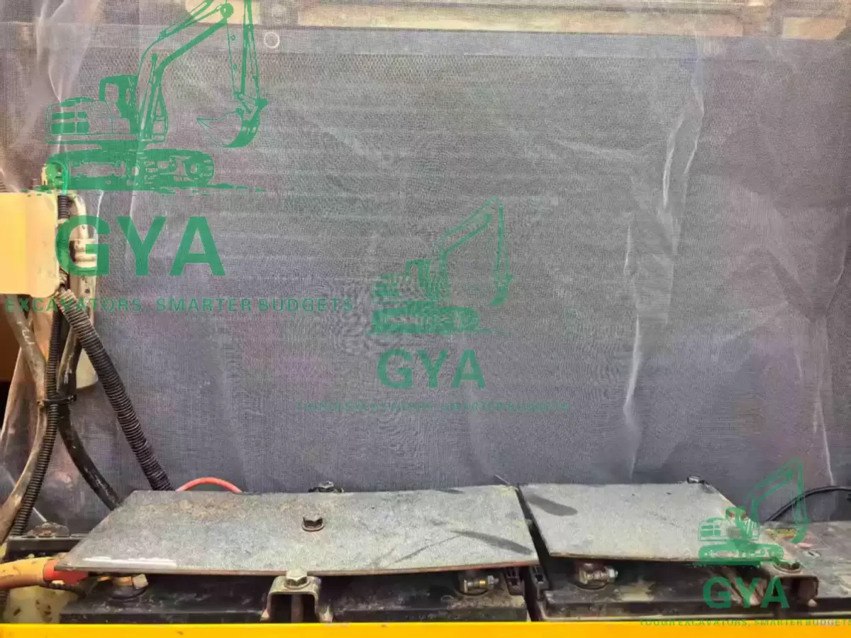 2012 Hyundai R220LC-7 detail photo 4