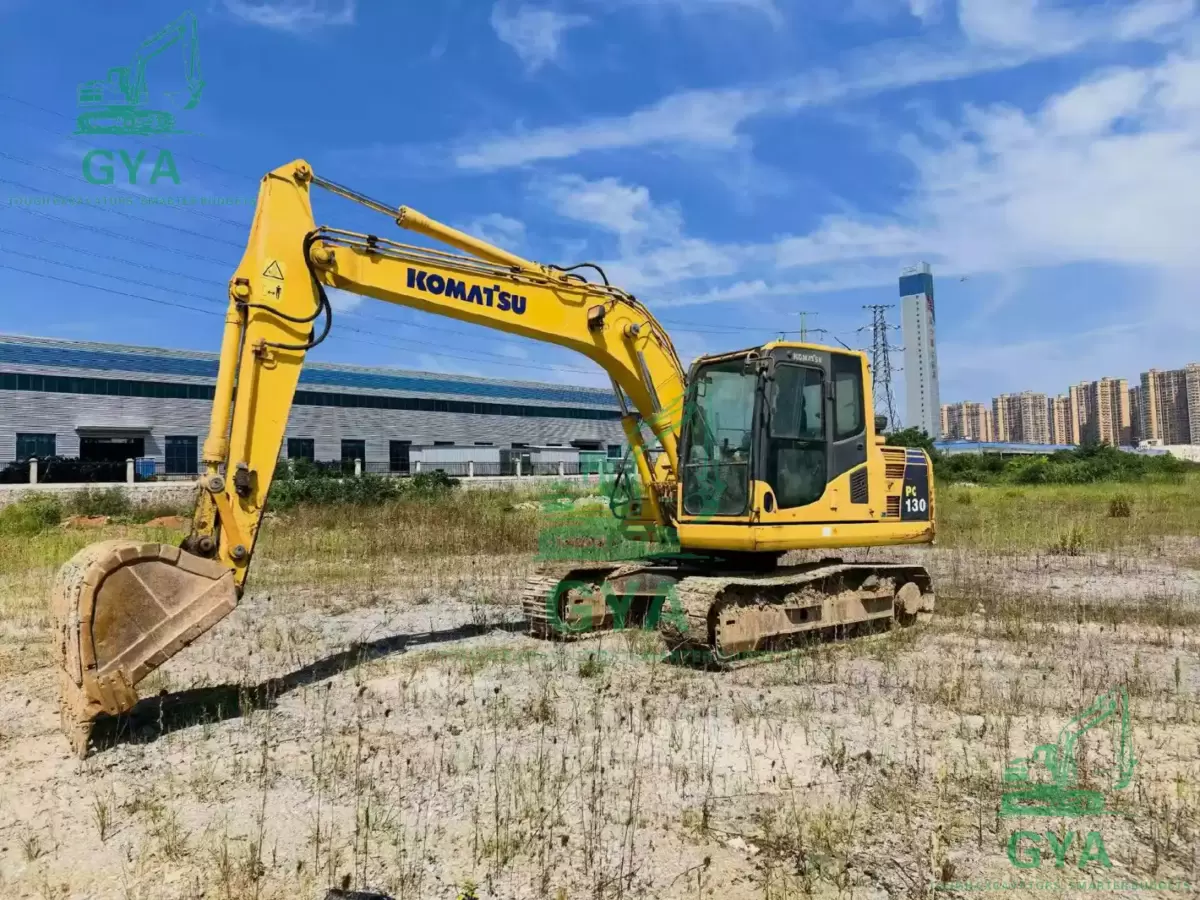 2022 Komatsu PC130-8