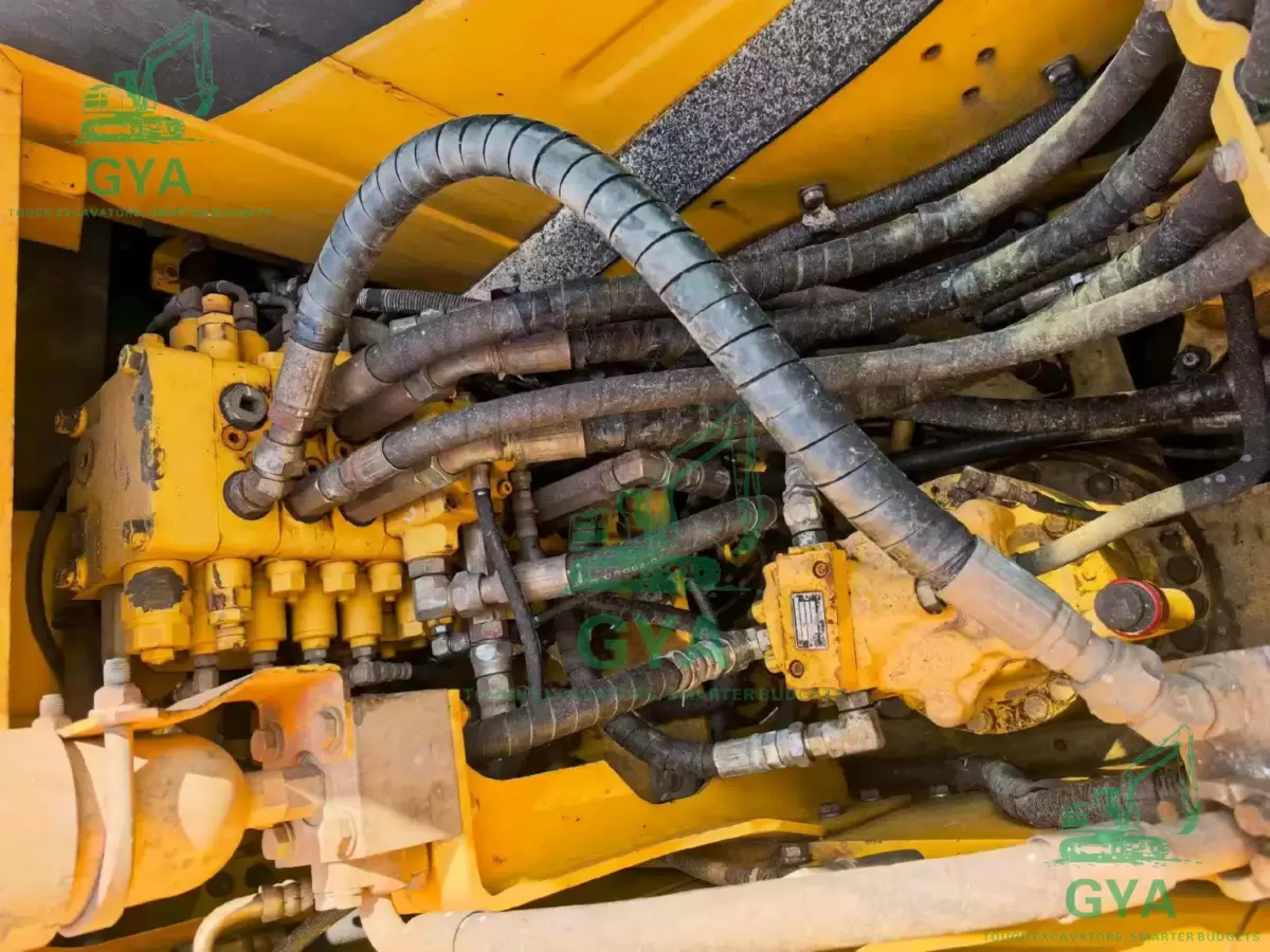 2022 Komatsu PC130-8 detail photo 3
