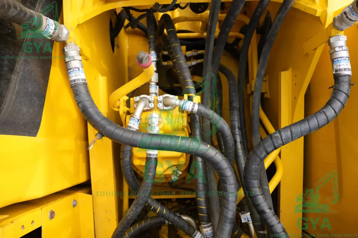 2014 Komatsu PC200-8 detail photo 8