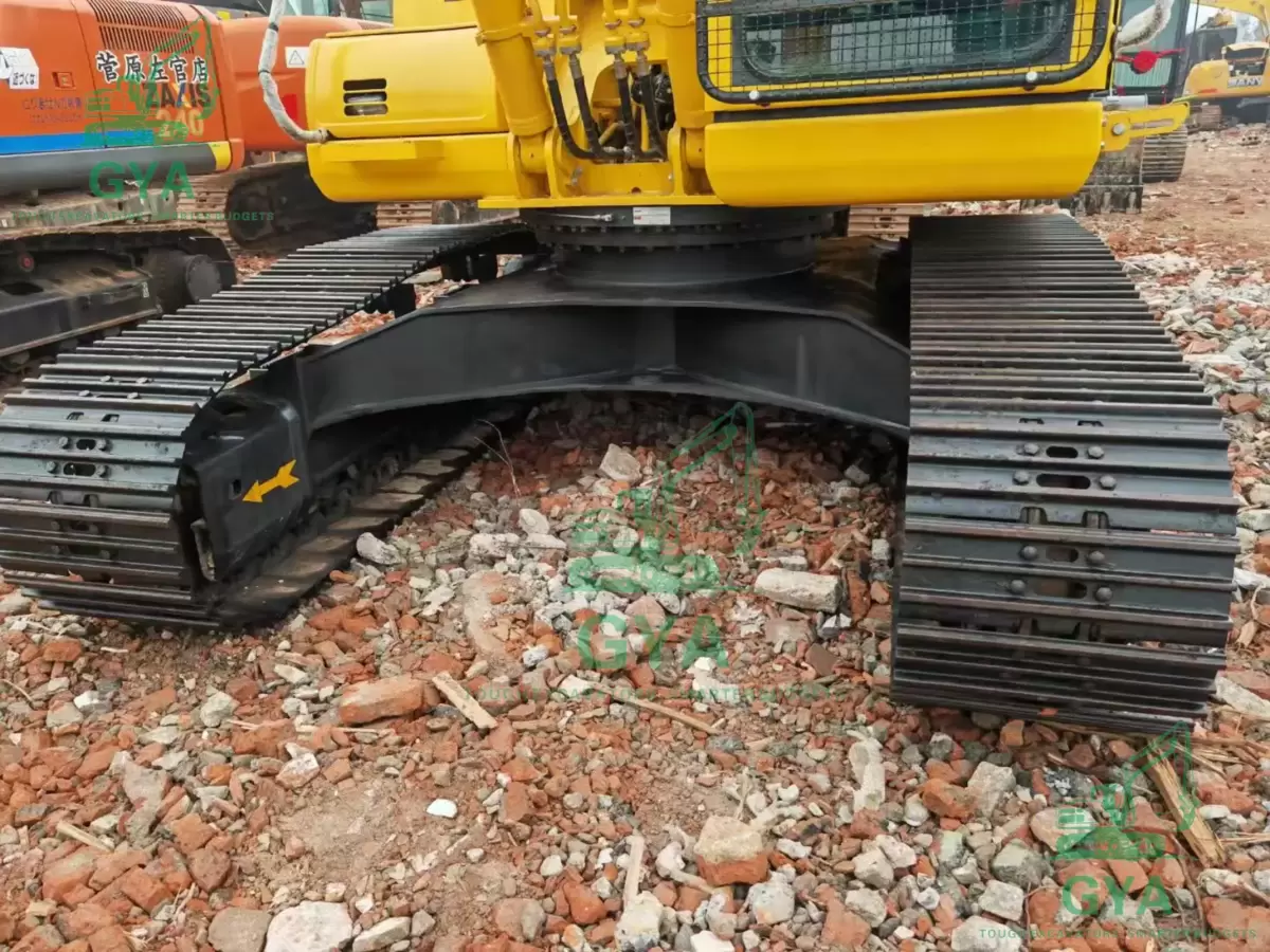 2015 Komatsu PC220-8 detail photo 5