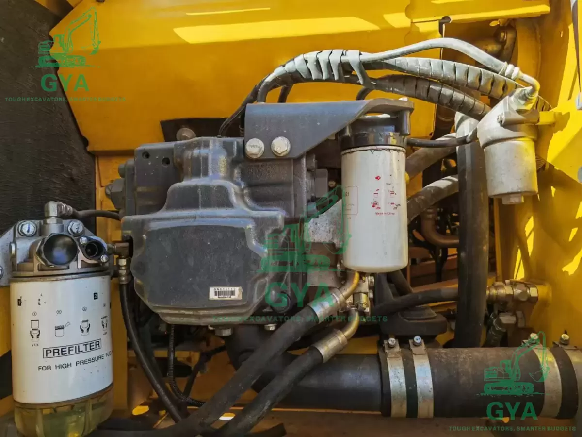 2015 Komatsu PC220-8 detail photo 6