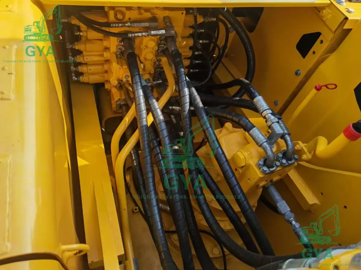 2015 Komatsu PC240-8 detail photo 2